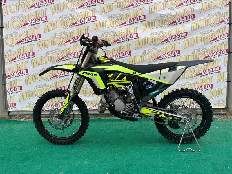 Fantic Motor XX 125 Black Edition 2T (2024) (2)