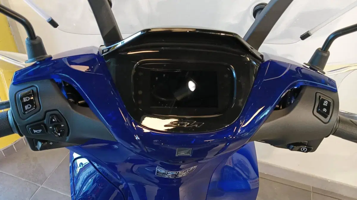 Honda SH 125 Vetro (2026) (4)