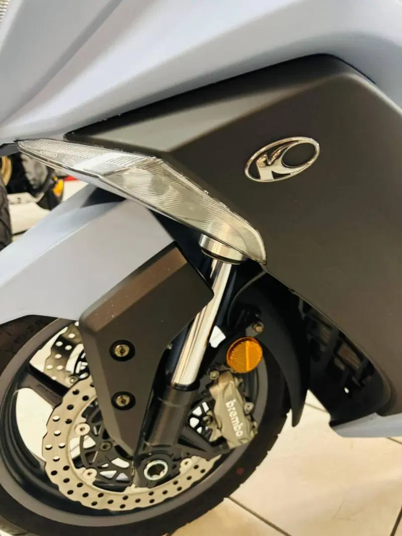 Kymco AK 550 ETS (2021 - 26) (2)