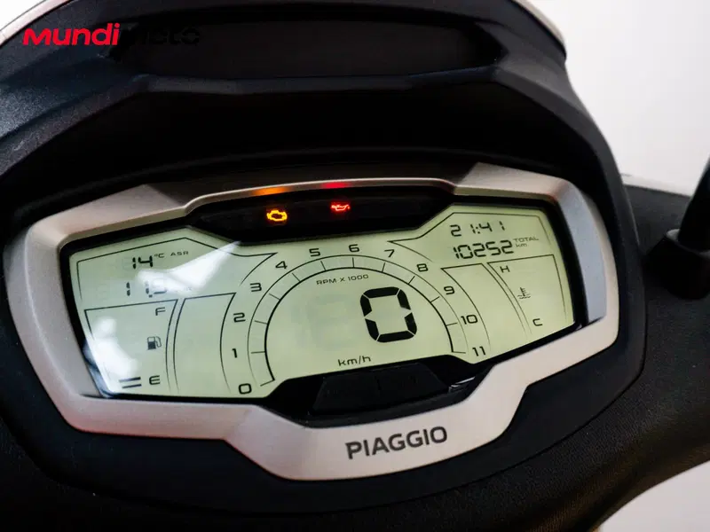 Piaggio Beverly 300 Hpe (2021) (12)