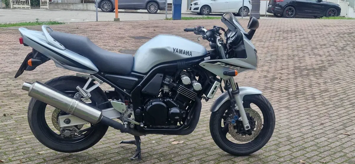 Yamaha FZS 600 Fazer (2002 - 03) (2)
