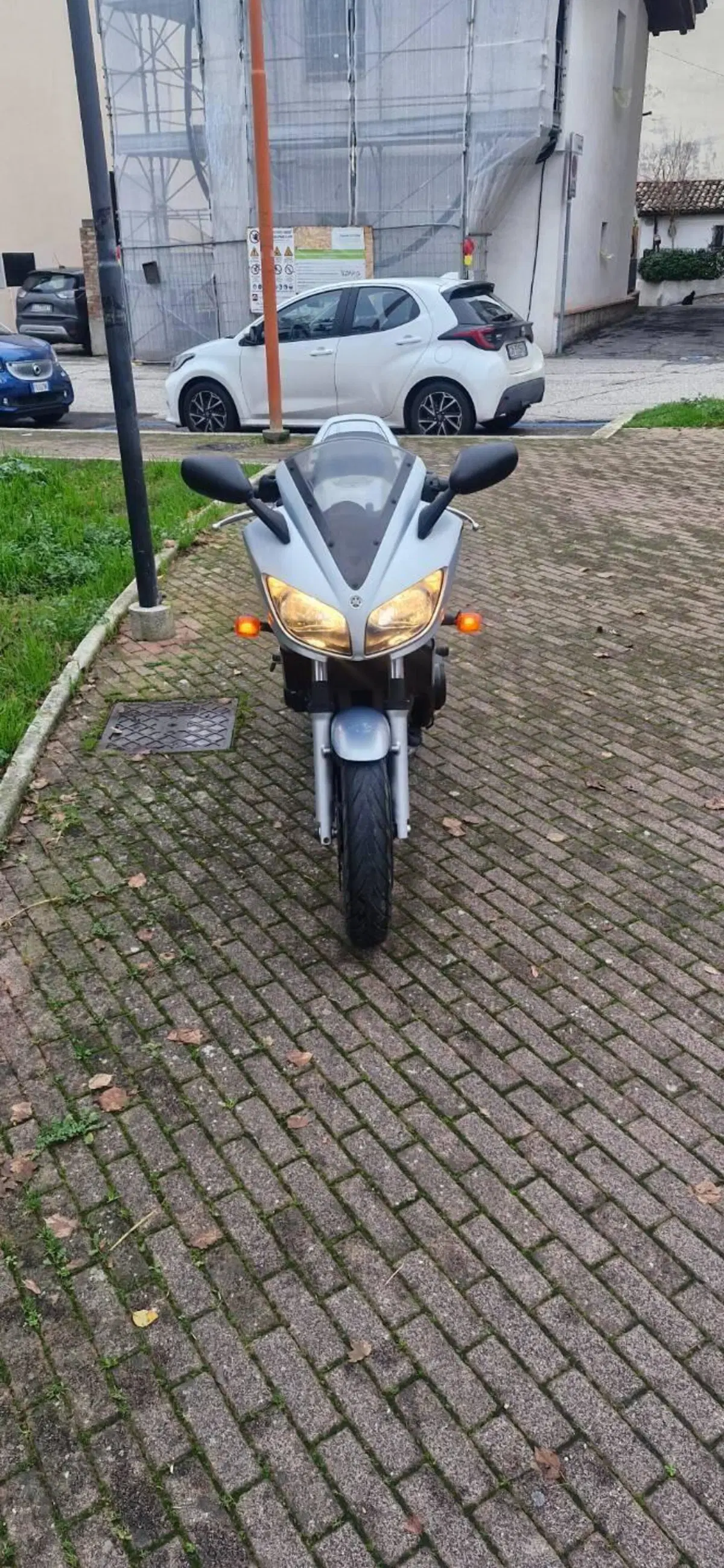 Yamaha FZS 600 Fazer (2002 - 03) (10)