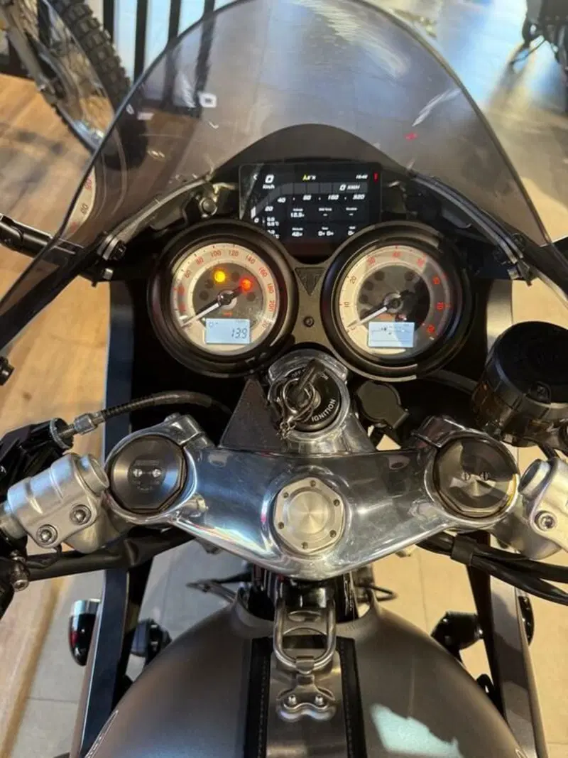 Triumph Thruxton RS (2020 - 25) (13)