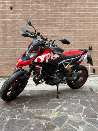 Ducati Hypermotard 950 RVE (2022 - 25) usata