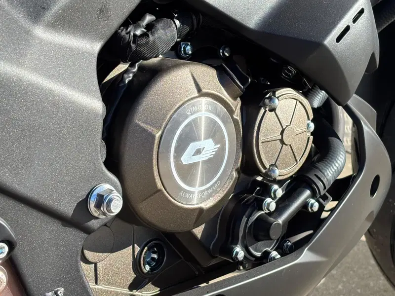 QJ Motor SRK 125 S (2025 - 26) (3)