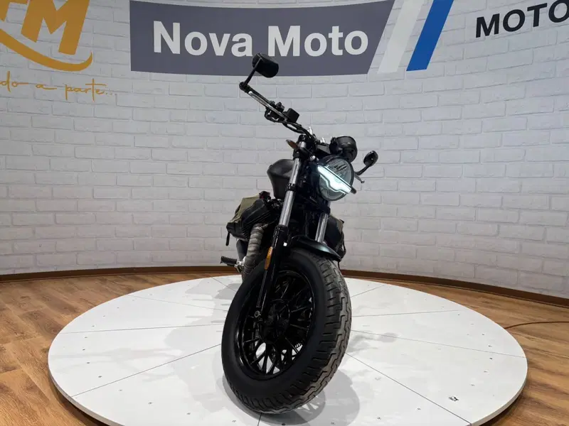 Moto Guzzi V9 Bobber (2021 - 25) (3)