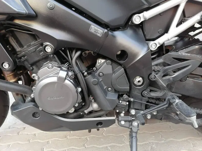 Suzuki GSX-S1000GX Touring (2024 - 26) (7)