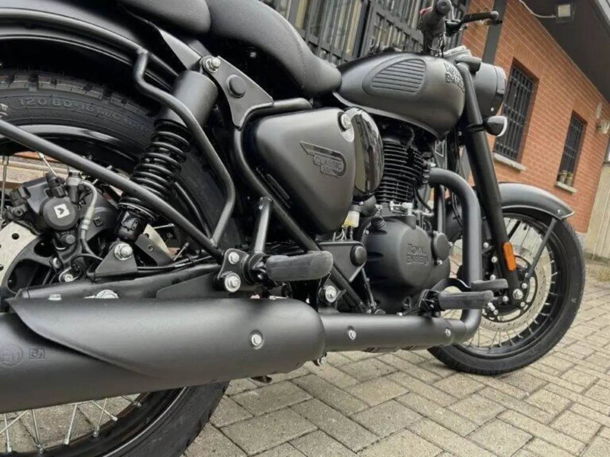 Royal Enfield Classic 350 (2021 - 26) (4)