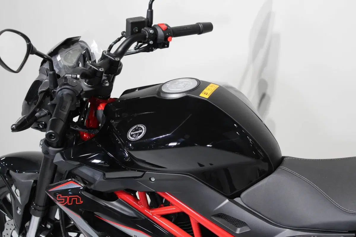 Benelli BN 125 (2026) (5)