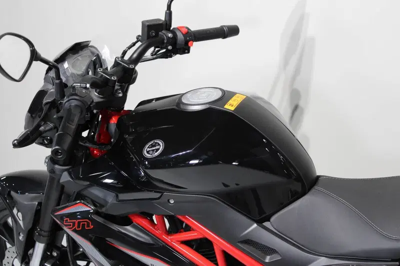 Benelli BN 125 (2026) (5)