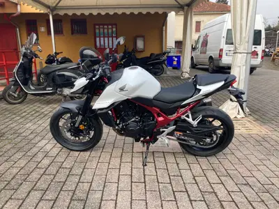 Honda CB 750 Hornet (2025) nuova
