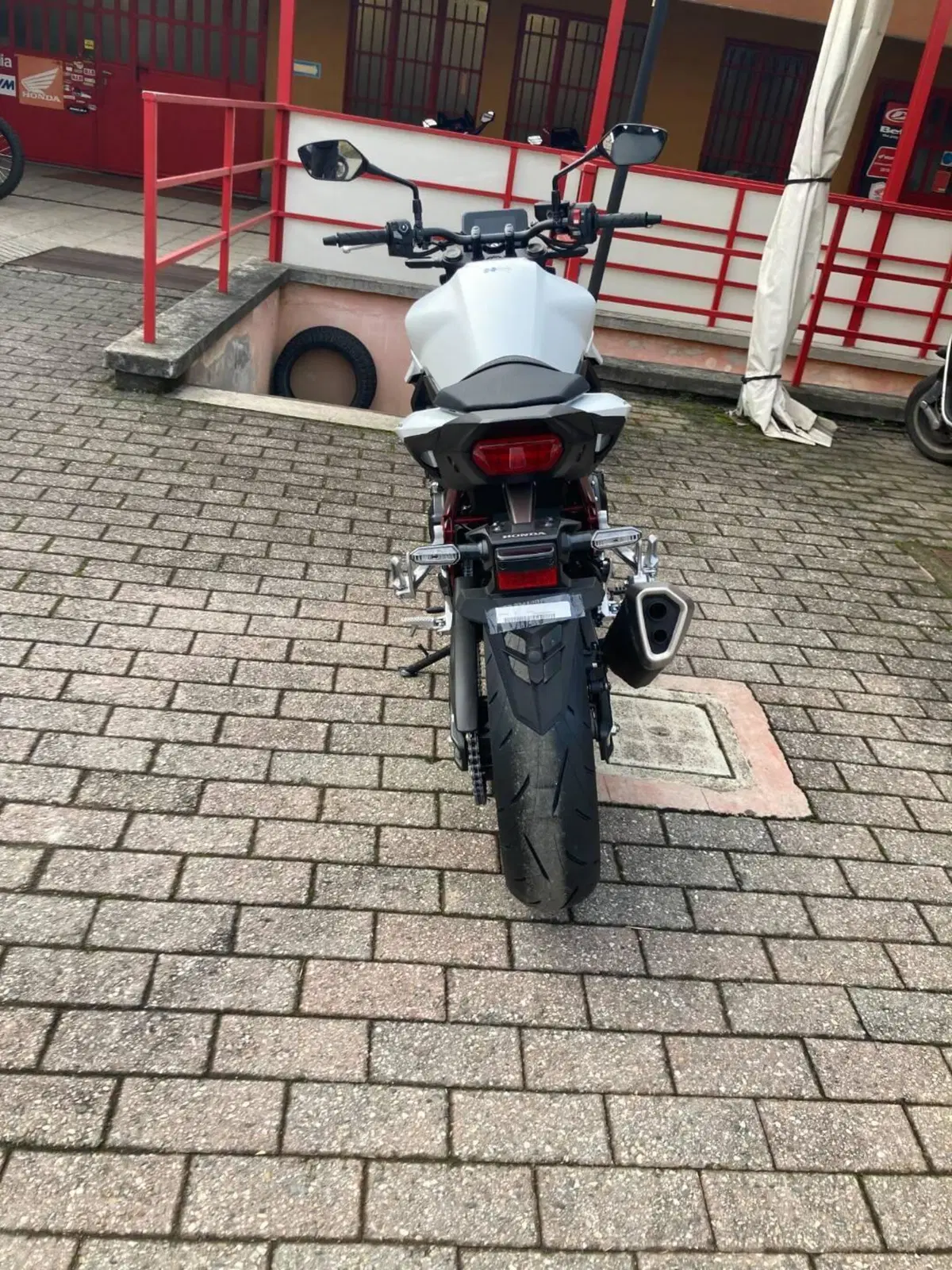 Honda CB 750 Hornet (2025) (2)