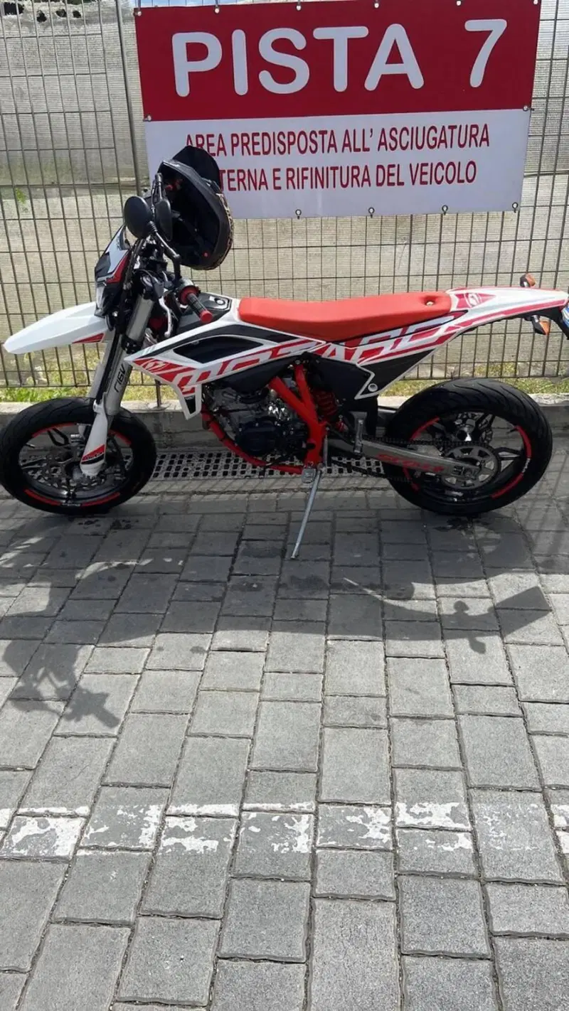 Betamotor RR 125 4T Motard LC (2021 - 23) (3)