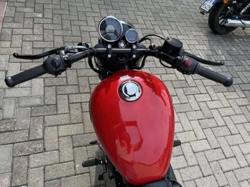 Royal Enfield Meteor 350 (2021 - 26) (2)