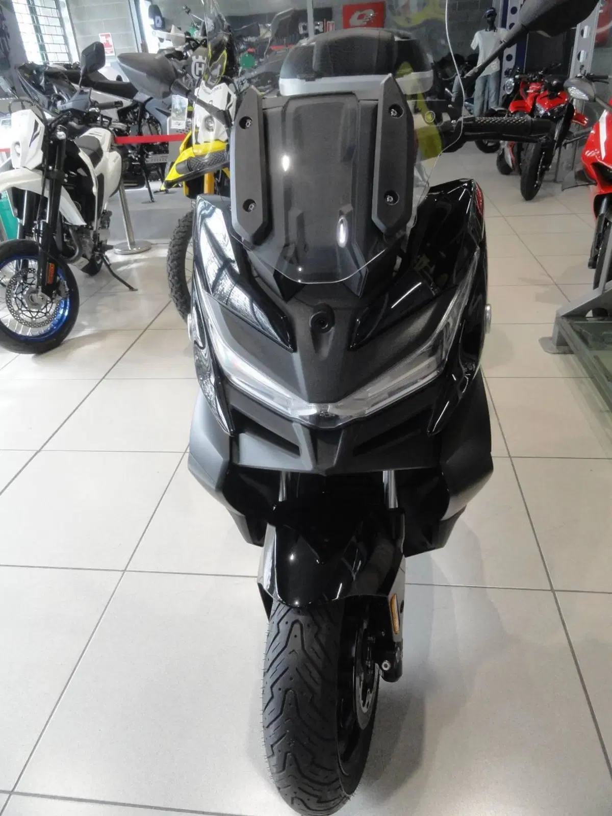 Voge Sfida SR4 (2022 - 24) (4)