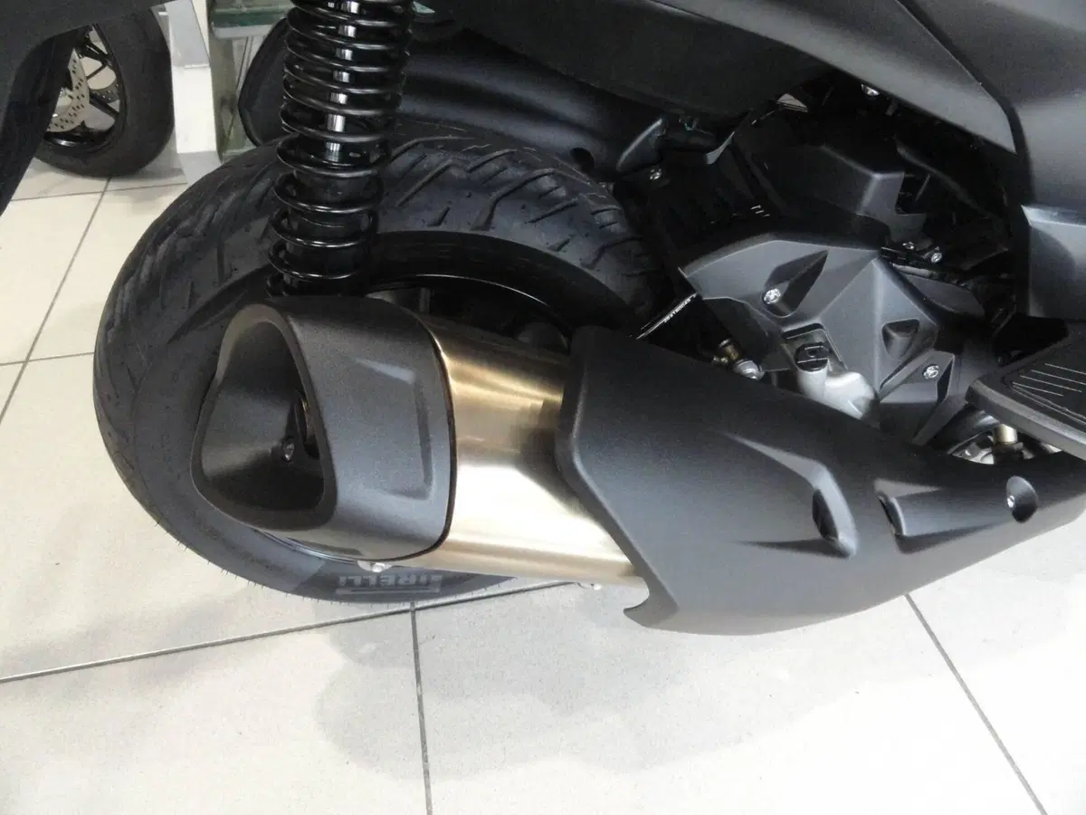 Voge Sfida SR4 (2022 - 24) (5)