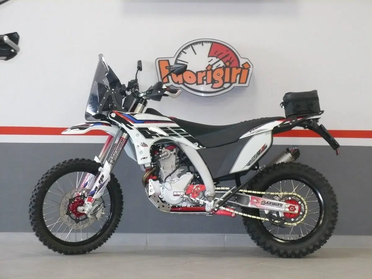 AJP PR7 650 Adventure (2021 - 24)