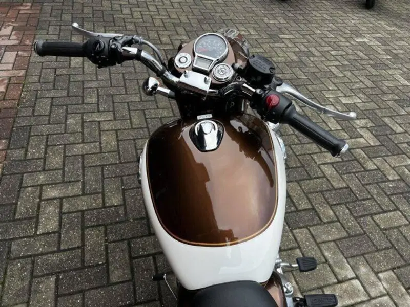 Royal Enfield Classic 350 (2021 - 26) (3)
