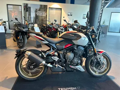Triumph Trident 800 (2026) nuova