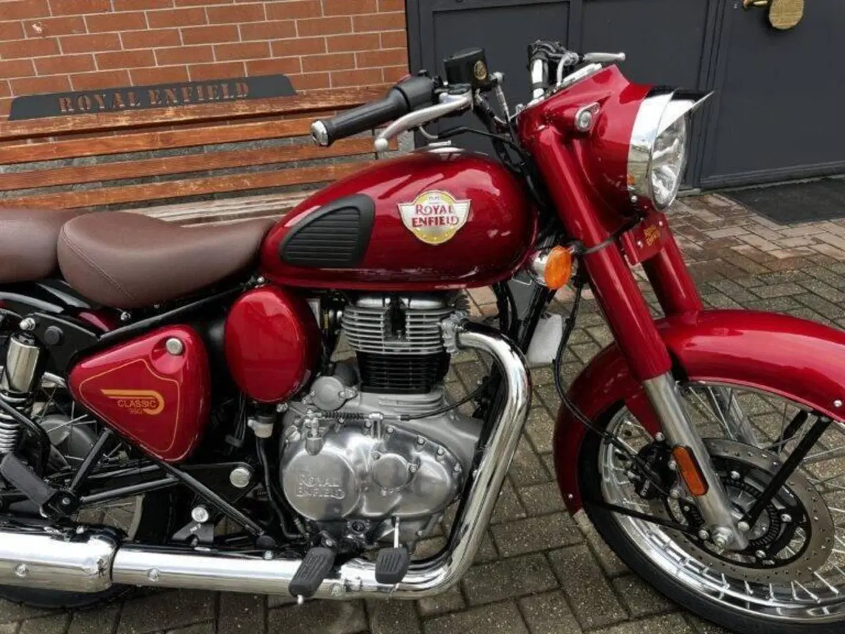 Royal Enfield Classic 350 (2021 - 26) (3)