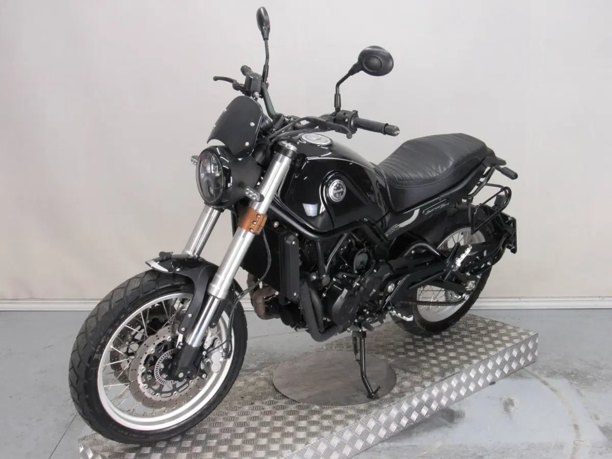 Benelli Leoncino 500 Trail (2021 - 26) (4)