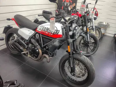 Ducati Scrambler 800 Urban Motard (2022) usata