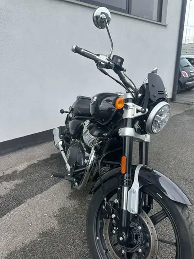 Royal Enfield Super Meteor 650 (2023 - 26) usata