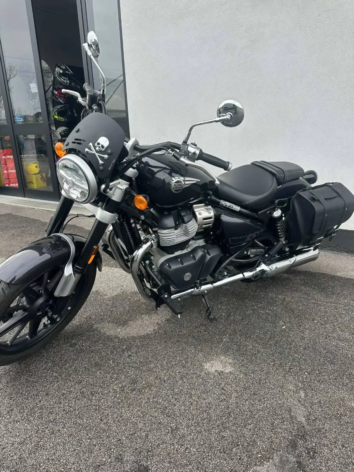 Royal Enfield Super Meteor 650 (2023 - 26) (8)