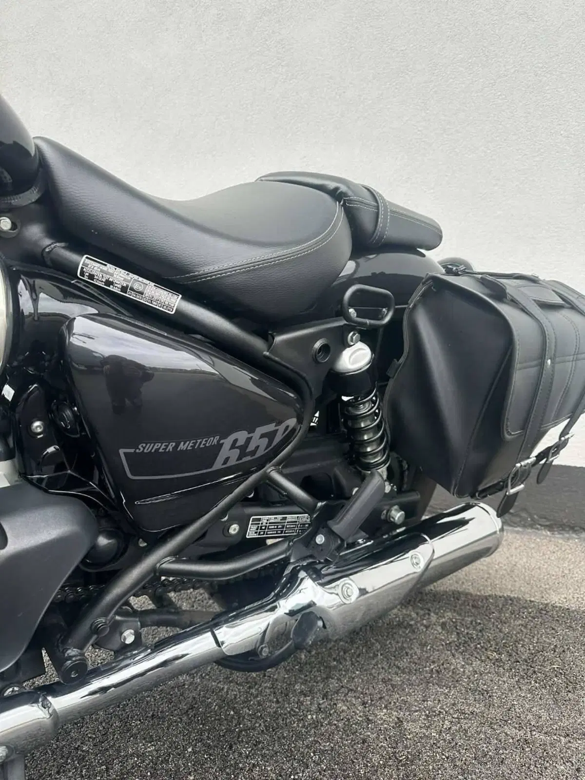Royal Enfield Super Meteor 650 (2023 - 26) (11)