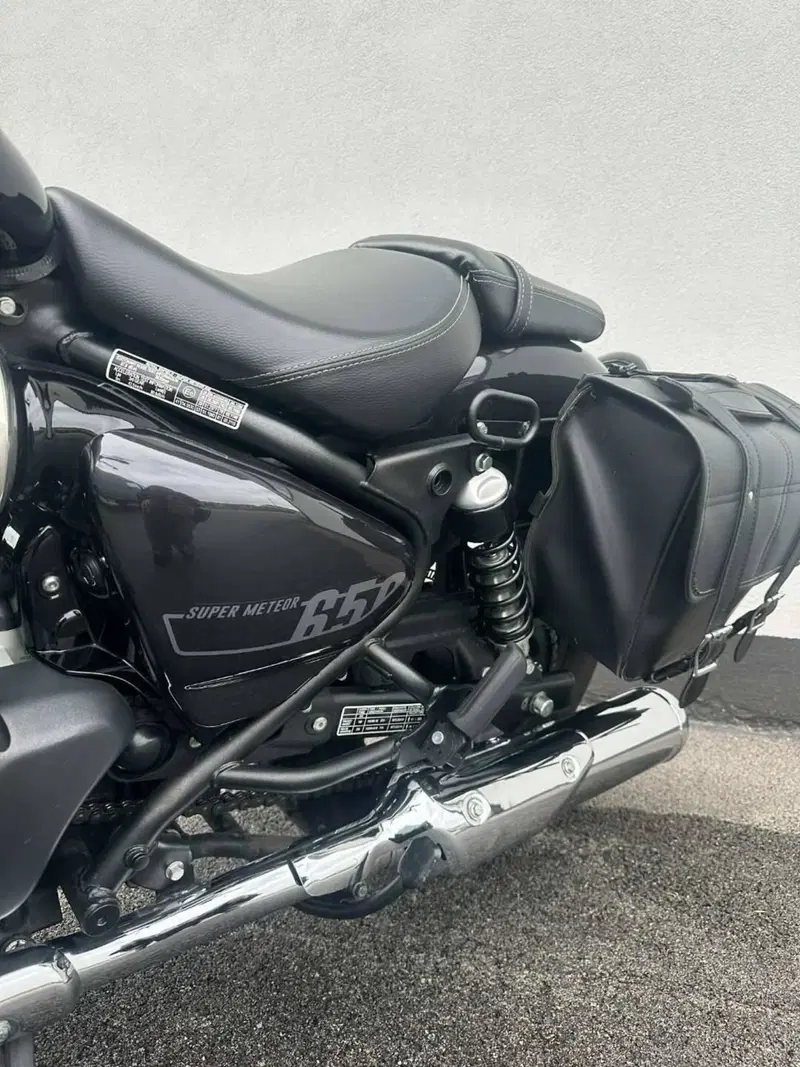 Royal Enfield Super Meteor 650 (2023 - 26) (11)