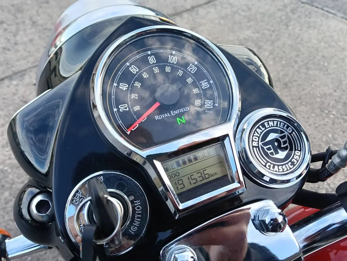 Royal Enfield Classic 350 (2021 - 26) (9)