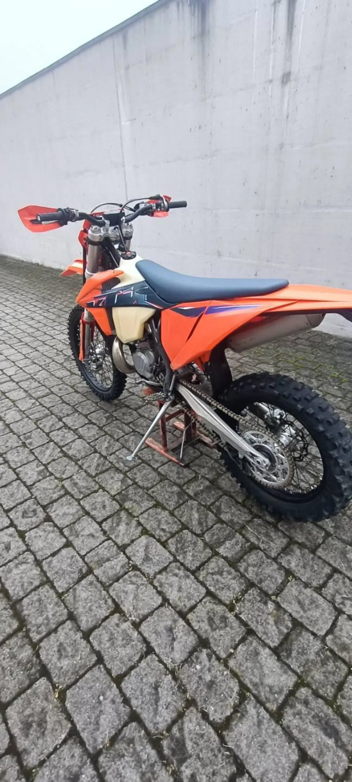 KTM 250 EXC TPI (2022) (2)