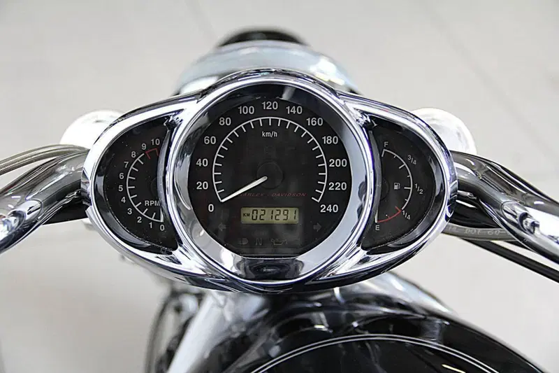 Harley-Davidson 1250 V-Rod (2008 - 12) - VRSCAW (8)