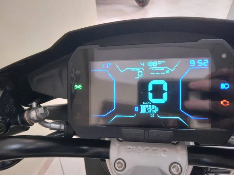Piaggio 1 (2022 - 26) (2)