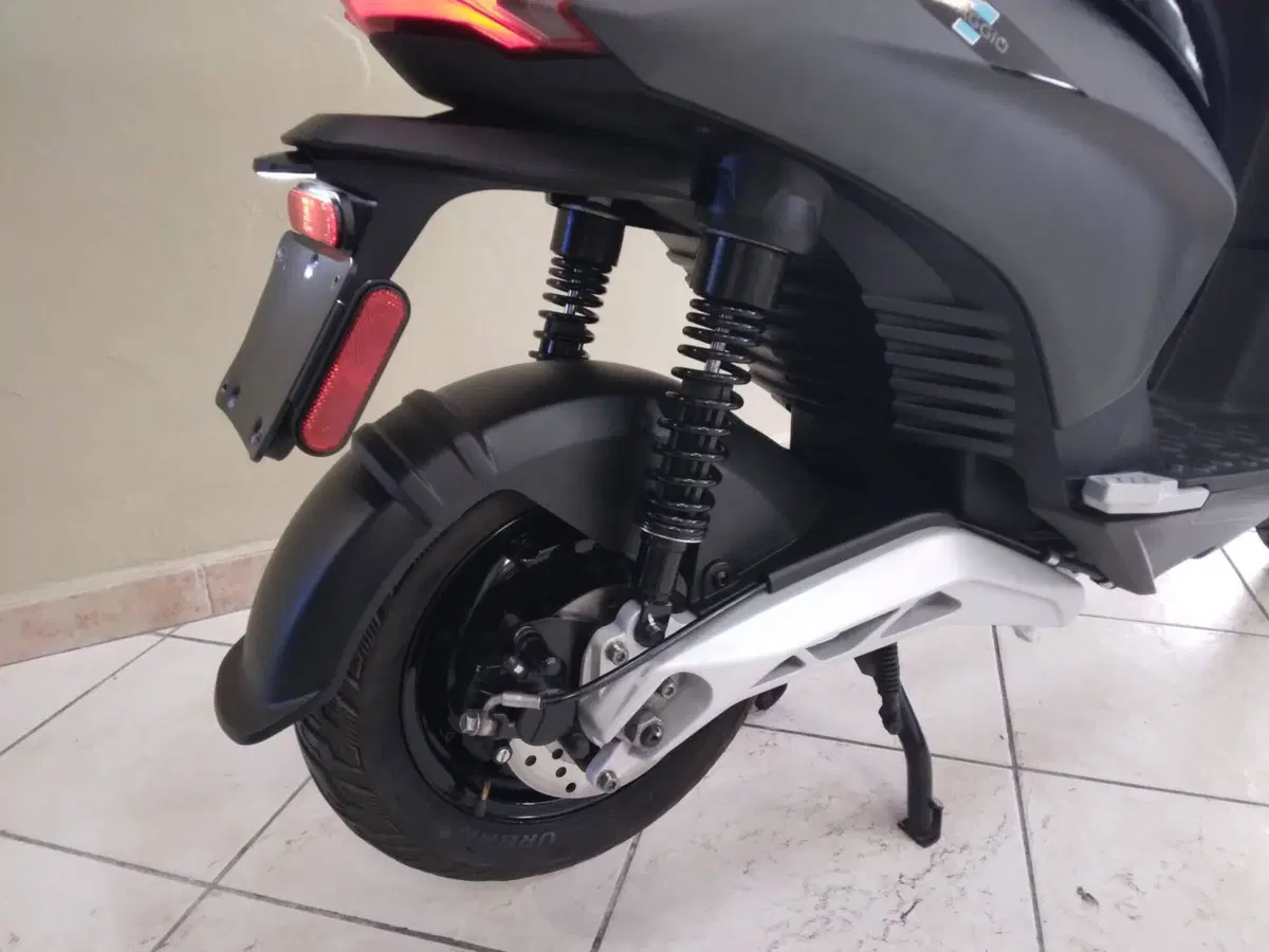 Piaggio 1 (2022 - 26) (6)