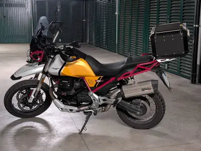 Moto Guzzi V85 TT Evocative Graphics (2021 - 23) usata