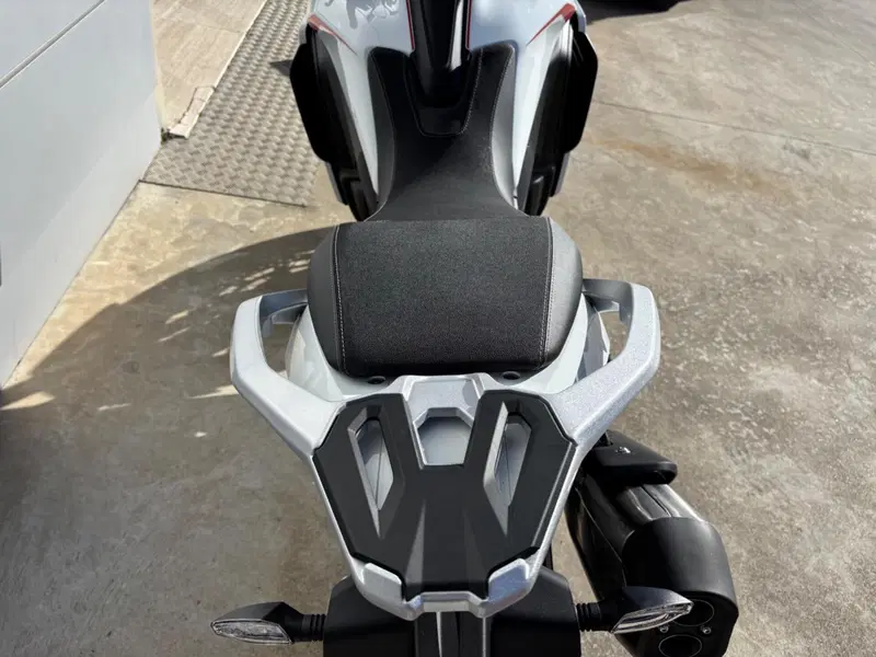 Moto Morini X-Cape 1200 (2026) (5)