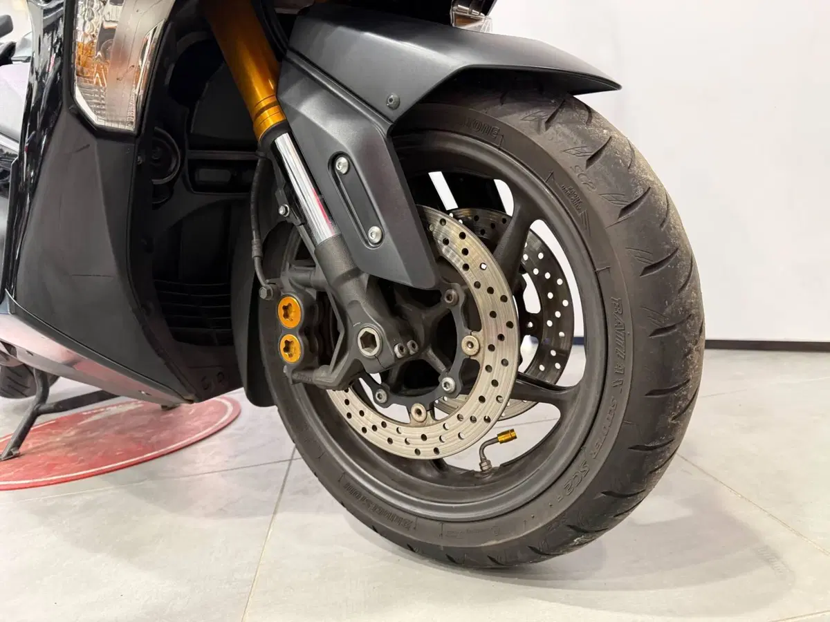 Yamaha T-Max 530 SX (2017 - 19) (10)