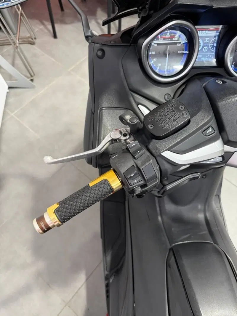 Yamaha T-Max 530 SX (2017 - 19) (13)