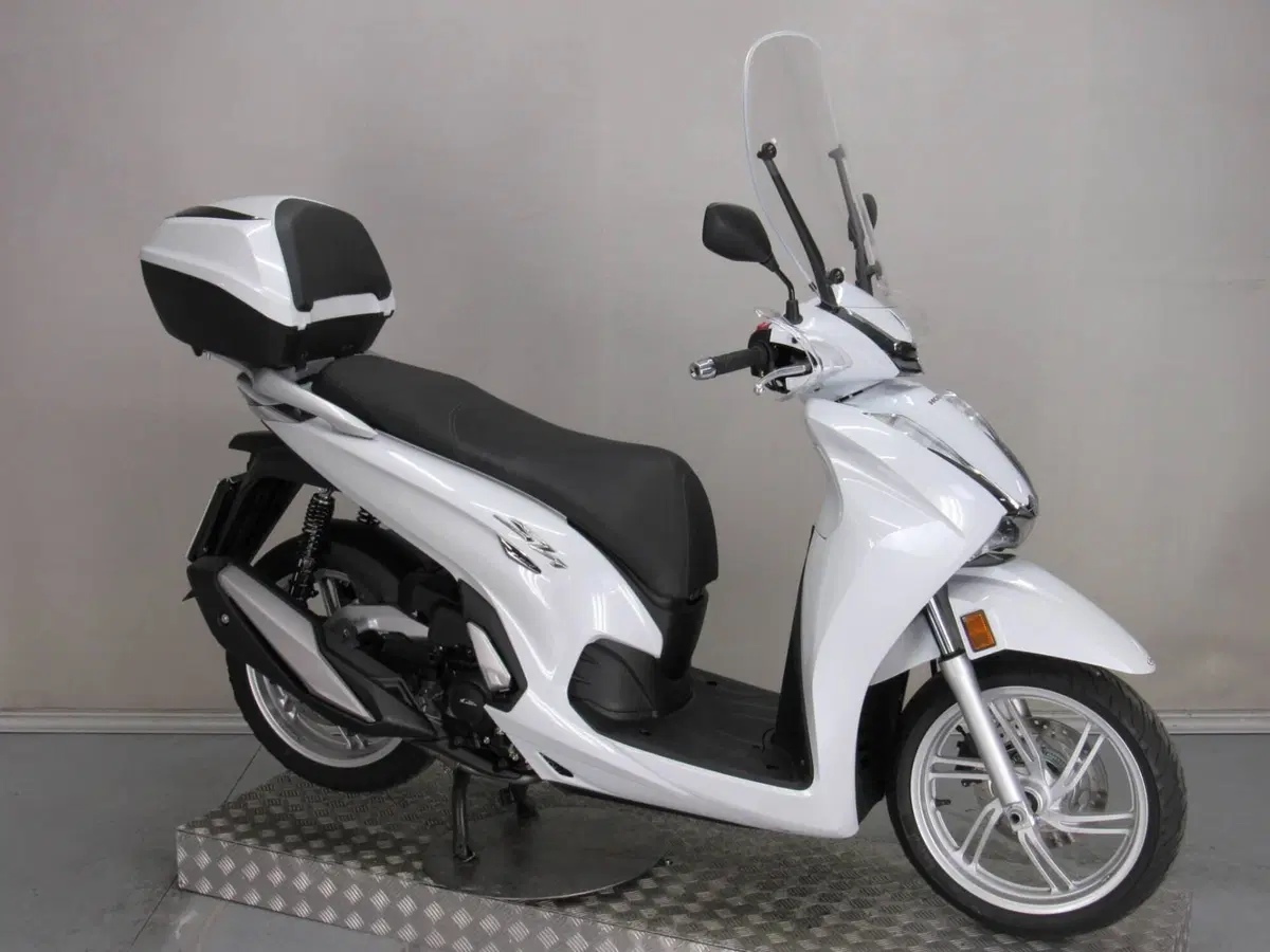 Honda SH 350 (2021 - 24) (9)