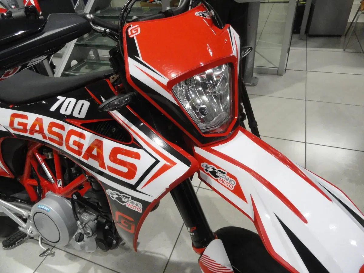 GASGAS SM 700 (2022 - 26) (3)