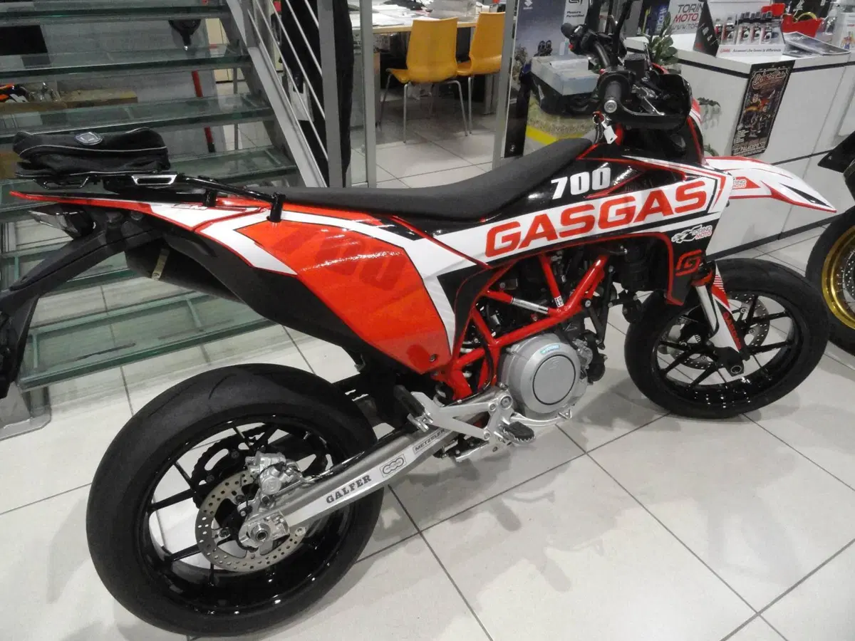 GASGAS SM 700 (2022 - 26) (7)
