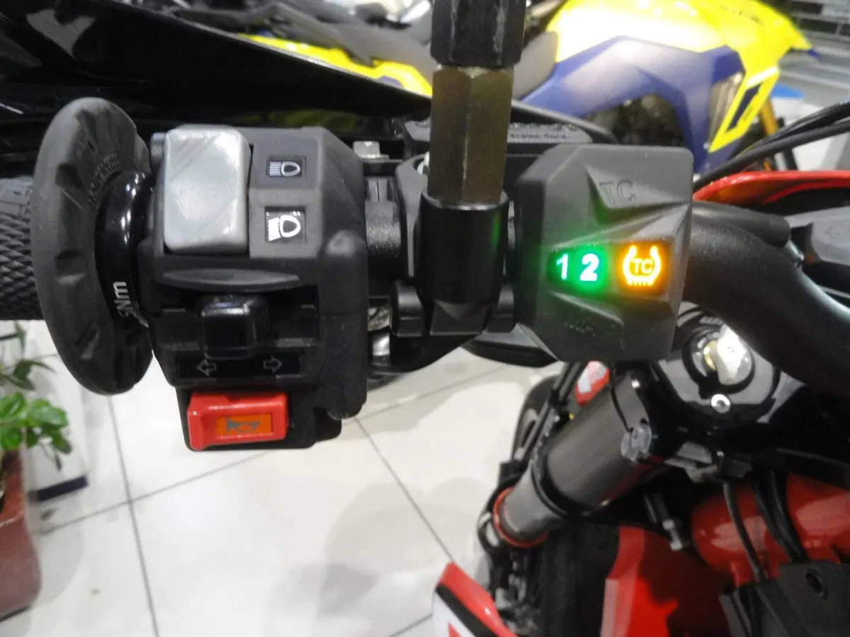 GASGAS SM 700 (2022 - 26) (10)