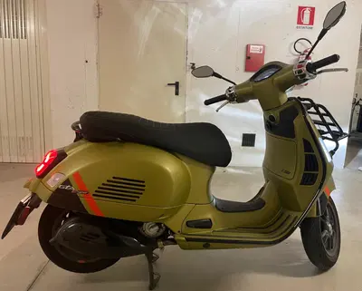 Vespa GTS 300 Super Sport (2023 - 24) usata