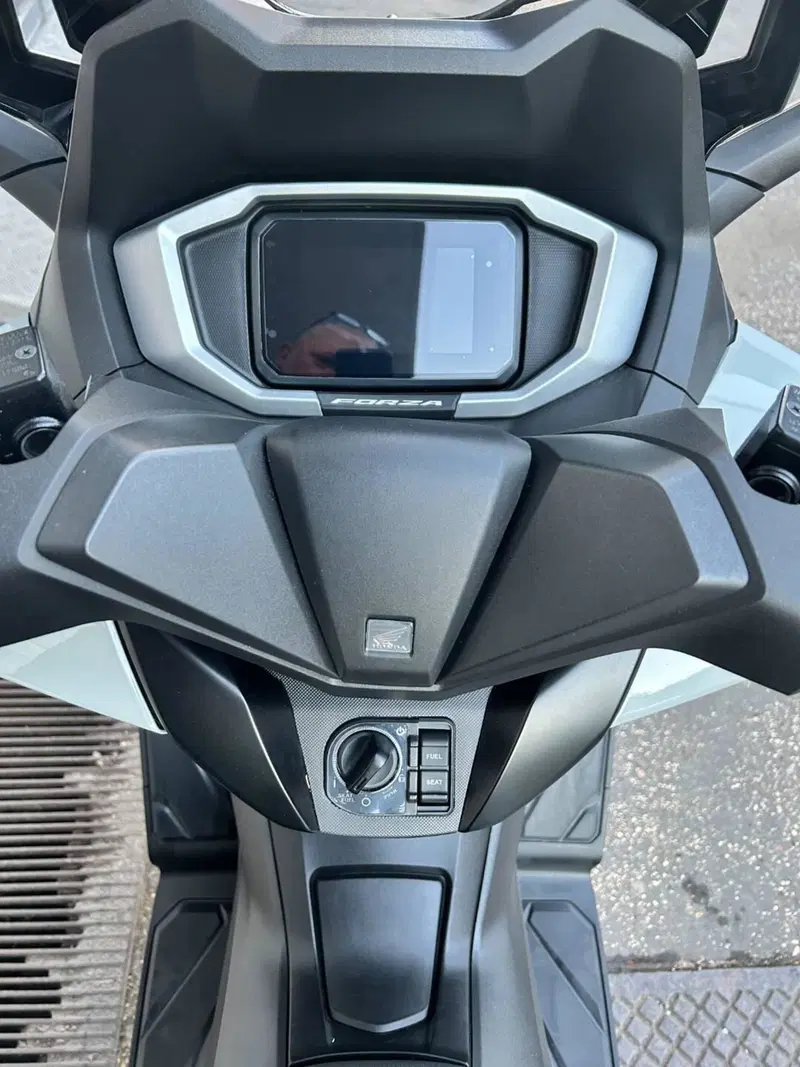 Honda Forza 350 (2025 - 26) (5)