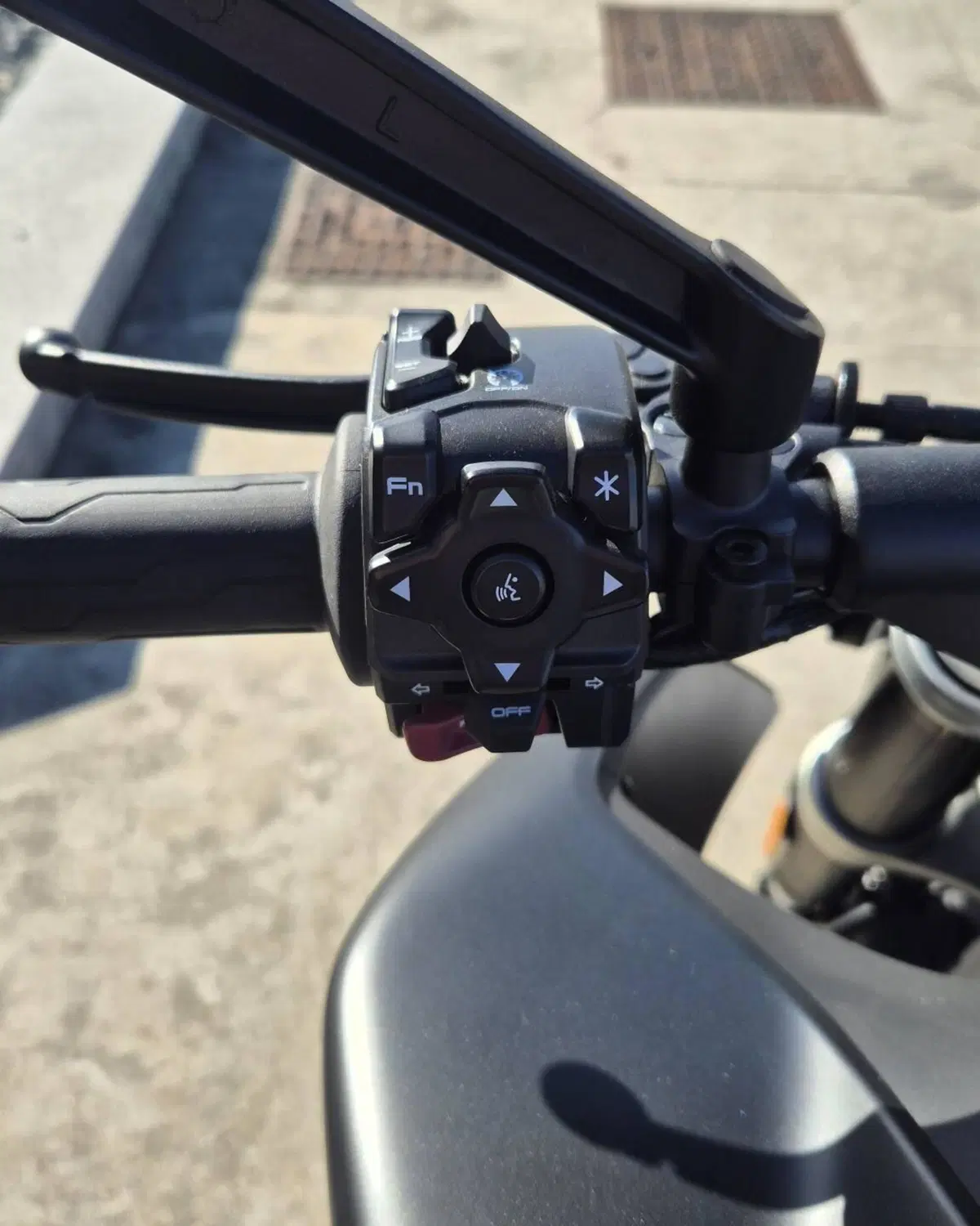 CFMOTO 800NK Advanced (2023 - 26) (8)