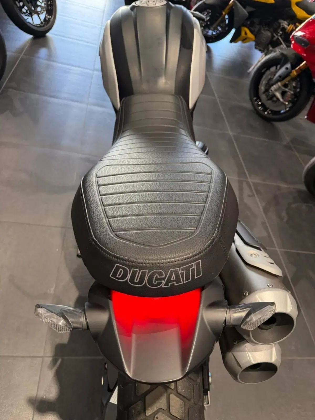 Ducati Scrambler 1100 Dark Pro (2020 - 24) (13)
