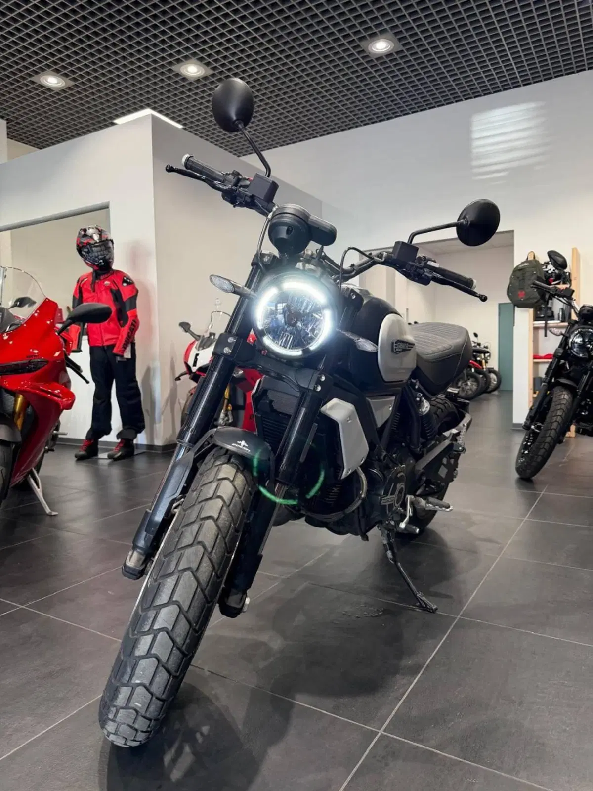 Ducati Scrambler 1100 Dark Pro (2020 - 24) (17)