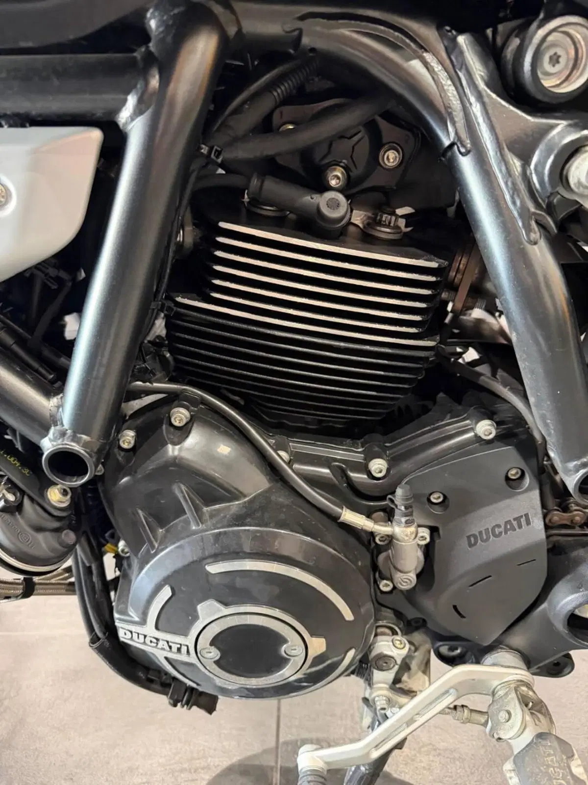 Ducati Scrambler 1100 Dark Pro (2020 - 24) (18)