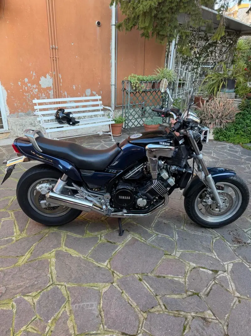 Yamaha FZX 750